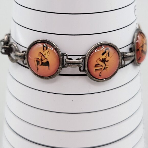 1950s Vintage Naughty Pin-Up Girl Link Bracelet Orange Convex Glass Disks - Picture 4 of 7